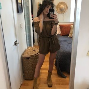 NWT Silk style Honey Punch off the shoulder romper